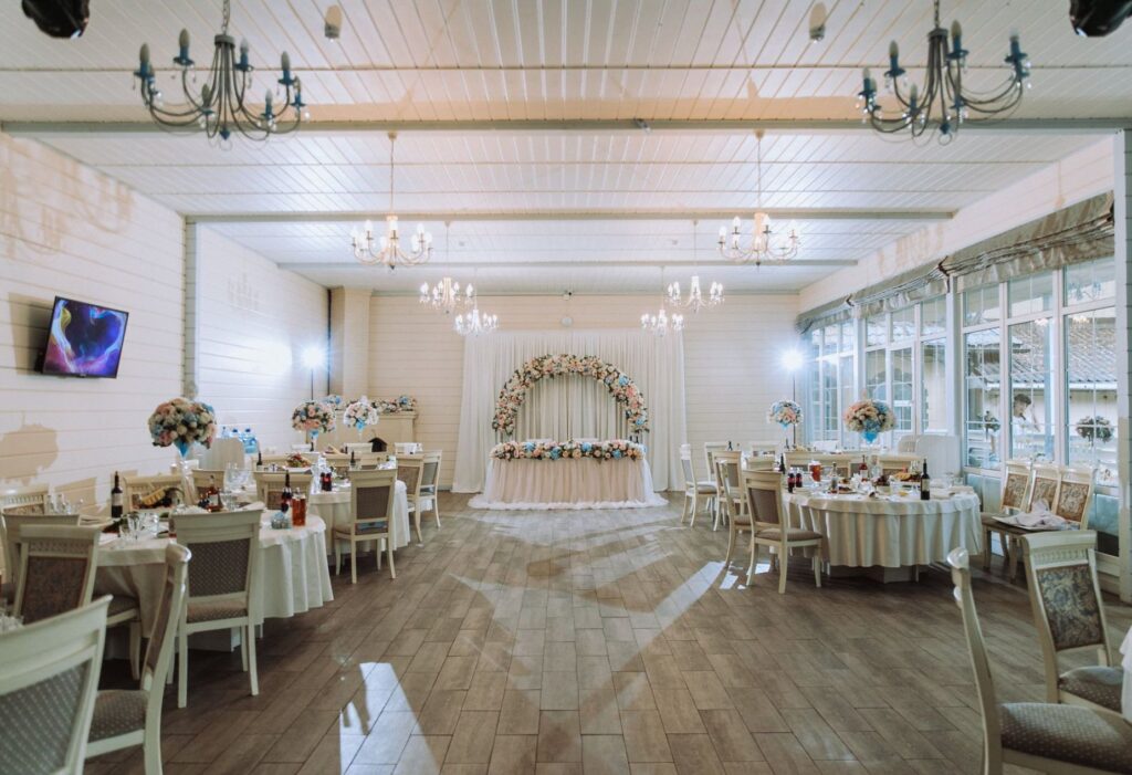 Загородный банкетный зал "Веранда с камином"-2